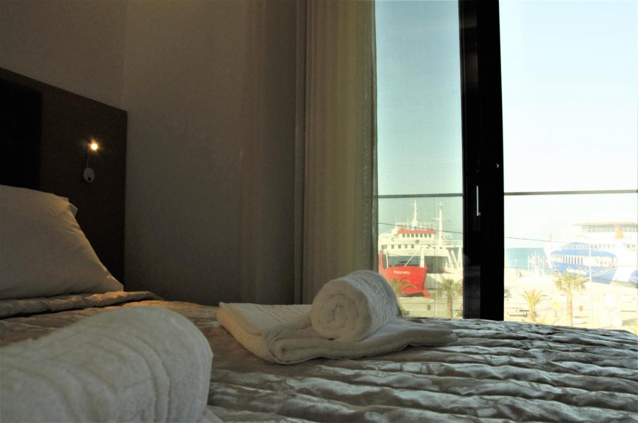 Ormos Prinou  Hotel Medusa מראה חיצוני תמונה